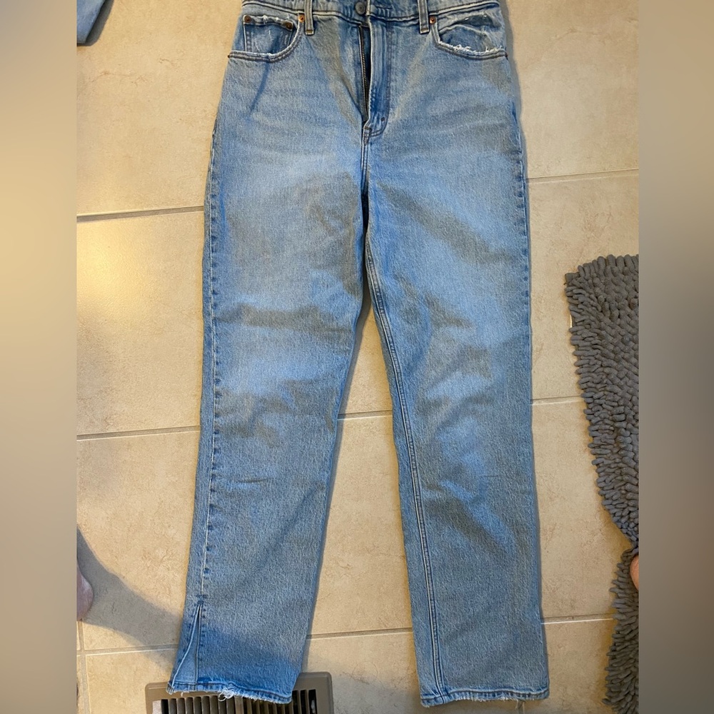 Womens Abercrombie and Fitch 90’s straight ultra high rise jeans. NWOT